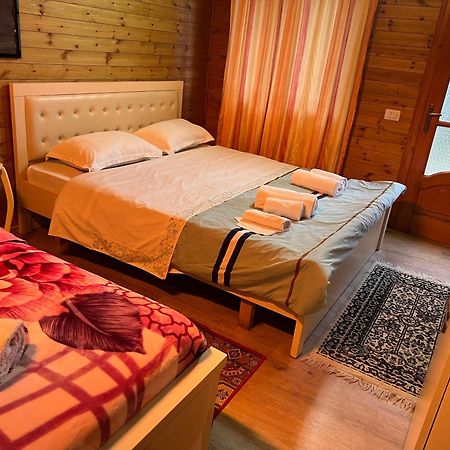 Bujtina Uji I Panjes, Log Cabins Dukat エクステリア 写真