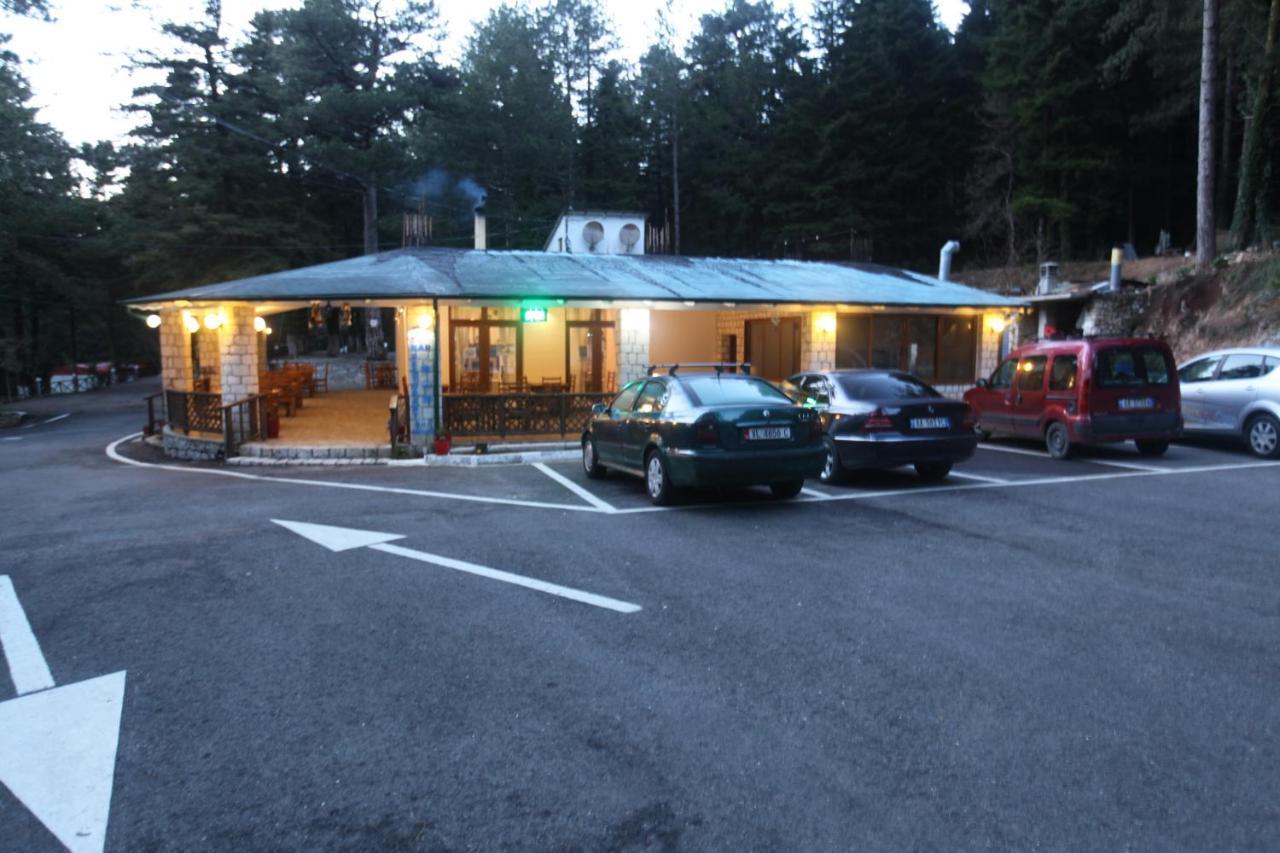Bujtina Uji I Panjes, Log Cabins Dukat エクステリア 写真
