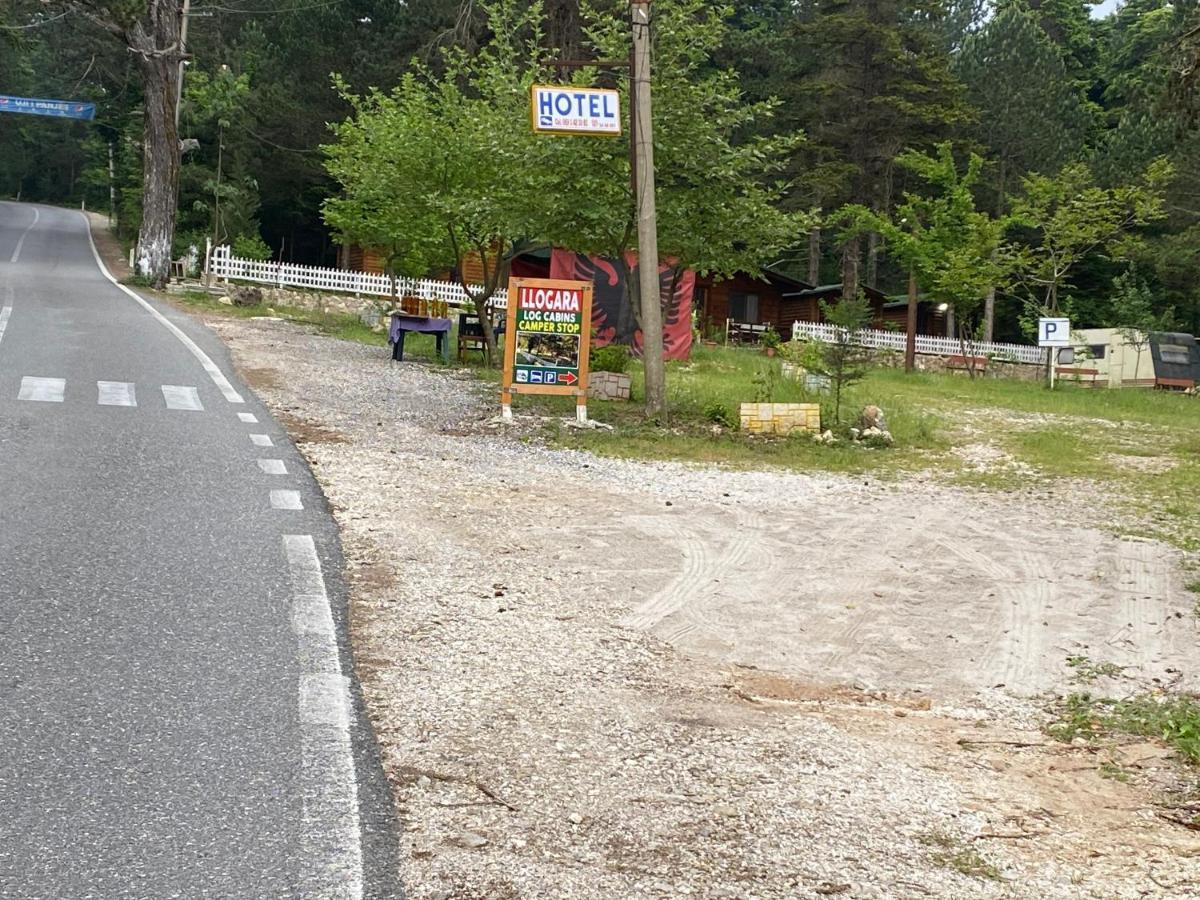 Bujtina Uji I Panjes, Log Cabins Dukat エクステリア 写真
