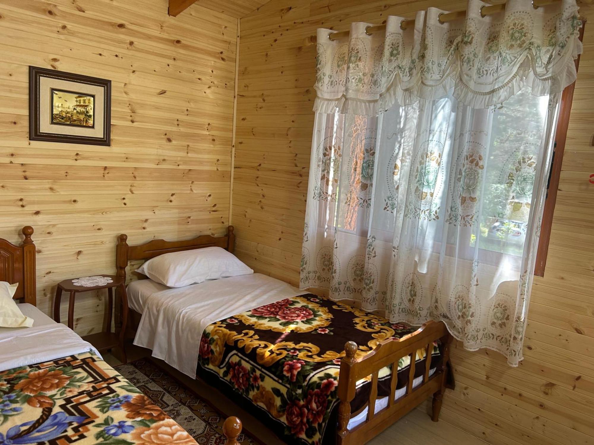 Bujtina Uji I Panjes, Log Cabins Dukat エクステリア 写真